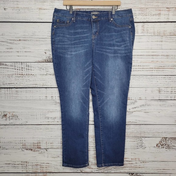 torrid Denim - Torrid Vintage Stretch Boyfriend Straight Jeans 16R